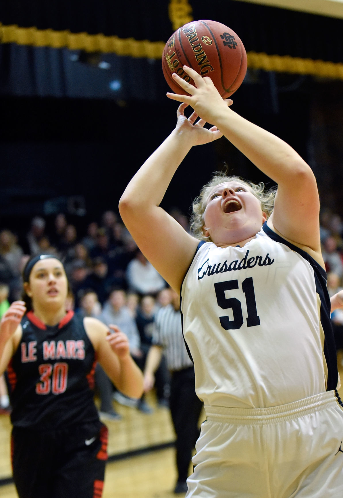 Basketball Le Mars vs. Bishop Heelan